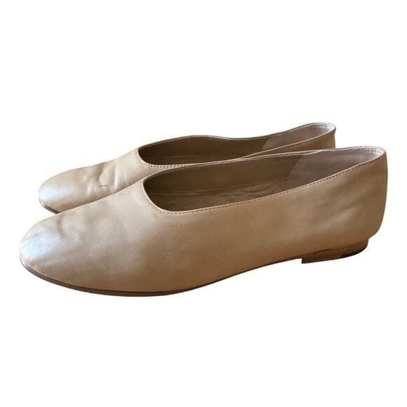 VINCE. Fawn Beige Leather Maxwell Round Toe Slip On Flats Size 6 - Picture 1 of 7